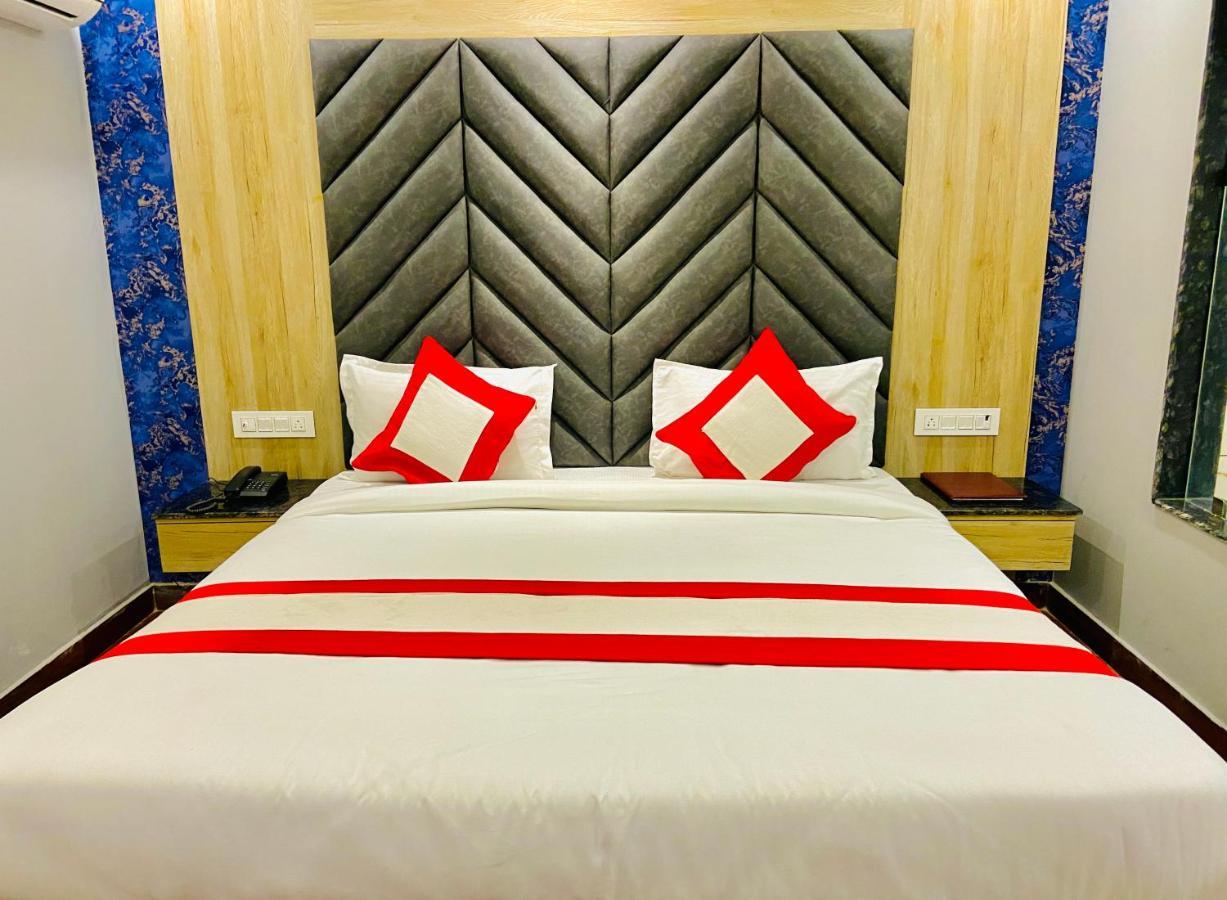 The Eleganza Hotel Jhājra Eksteriør billede