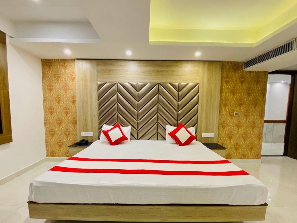 The Eleganza Hotel Jhājra Eksteriør billede
