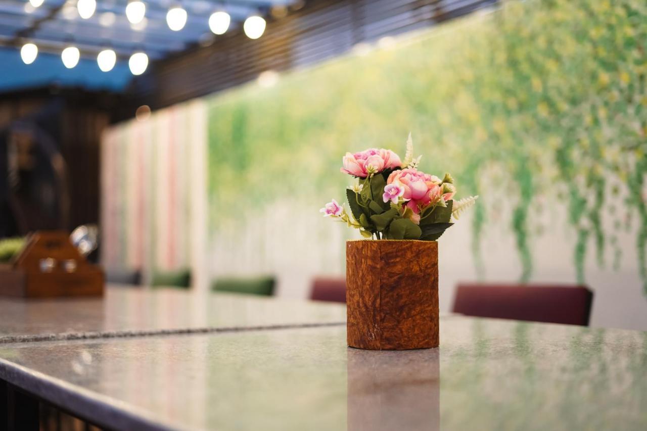 The Eleganza Hotel Jhājra Eksteriør billede